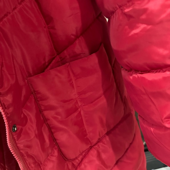 Red puffer coat with beautiful lining - Picture 3 of 6